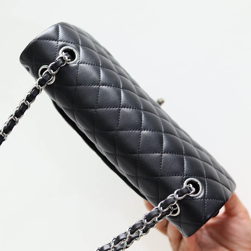 CHANEL CLASSIC FLAP HANDBAG(TAX-FREE Grade)