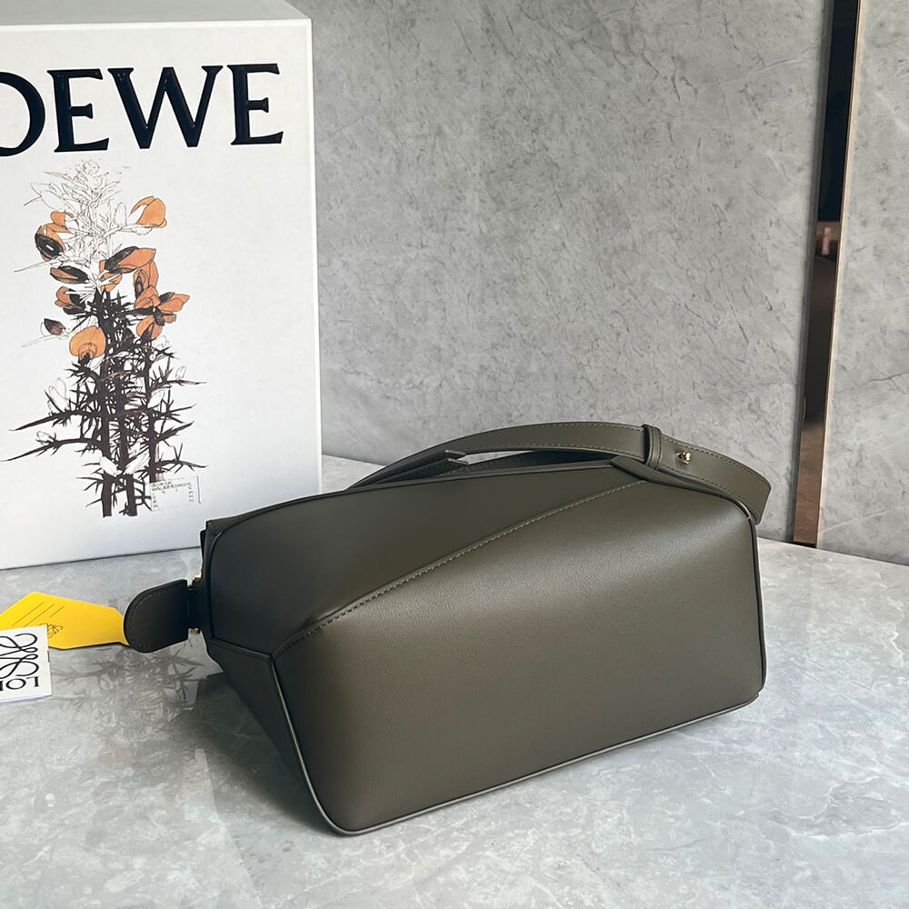 Loewe Small Puzzle Edge bag in classic calfskin(High-end grade)