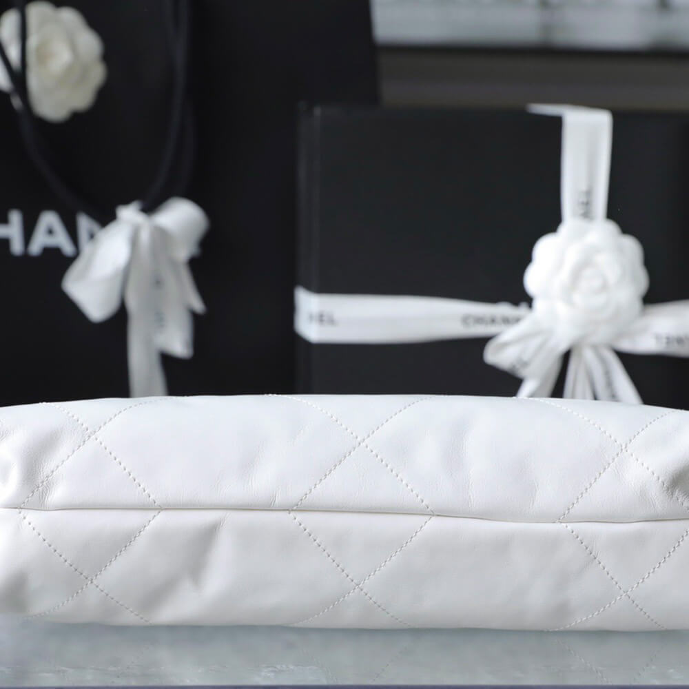 CHANEL 22 SMALL HANDBAG(high-end grade)