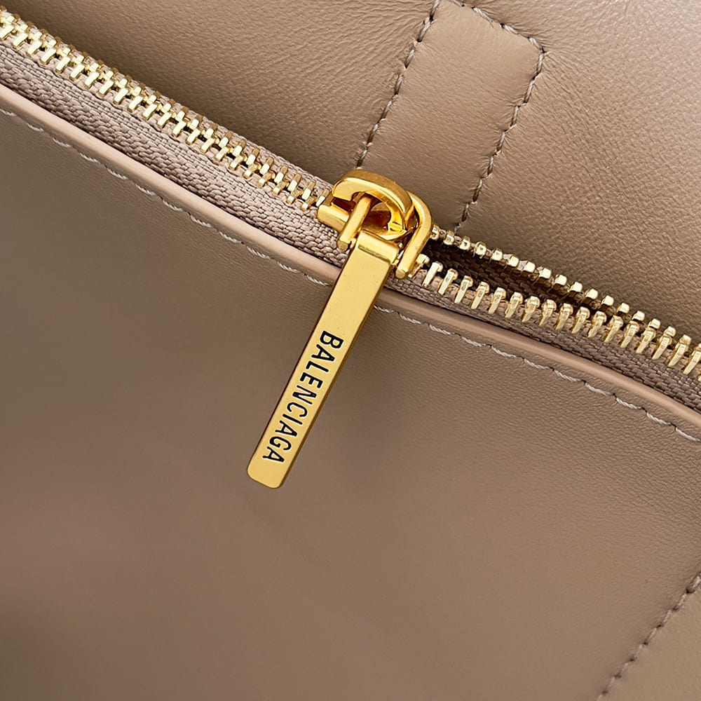 Balenciaga Women s Bel Air Carry All Bag Small(HIGH-END GRADE)