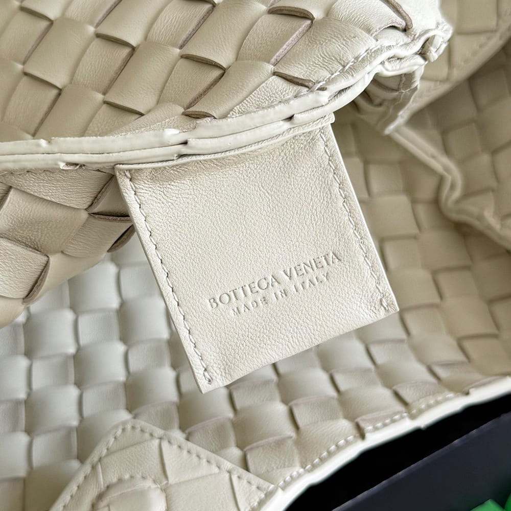 Bottega Veneta Medium Campana(HIGH-END GRADE)
