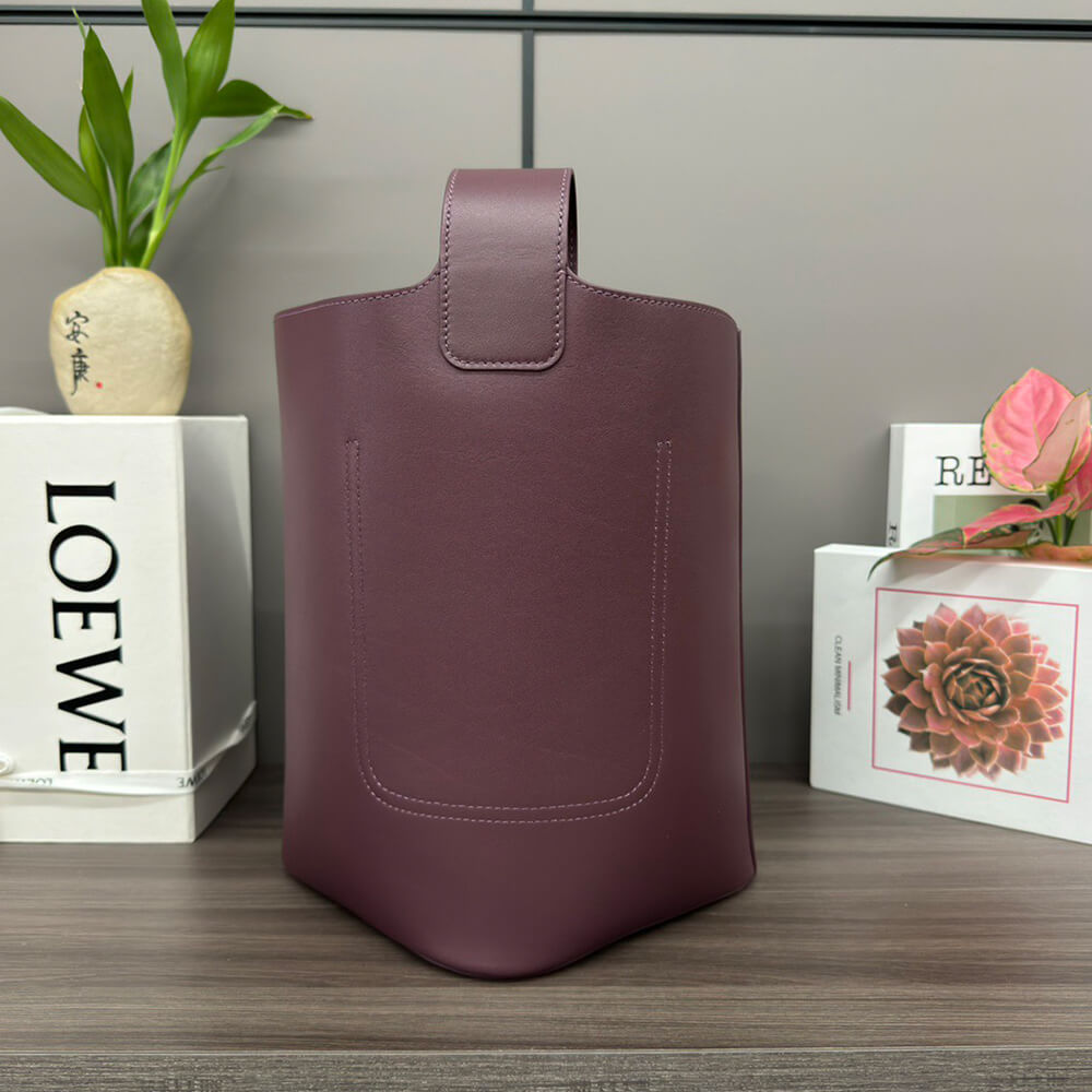 LOEWE Medium Pebble bucket in smooth calfskin(high-end grade)